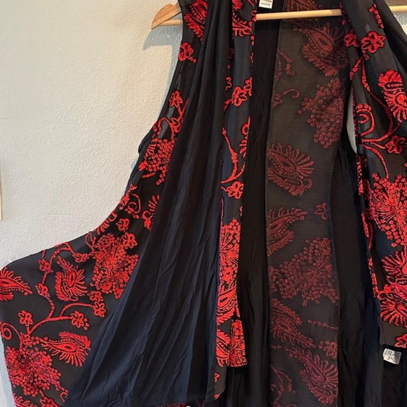 Aris a Cardigan,Vest - Picture 12 of 12